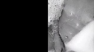Feeling the thrill in the bathtub with a sexy Brazilian amateur and cumshot