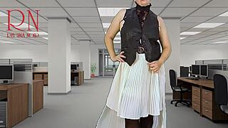 Secretary seduces boss naked