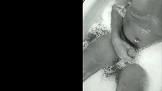 Feeling the thrill in the bathtub with a sexy Brazilian amateur and cumshot