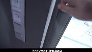 Hot Milf Babe Vickie Brown Sucks And Fucks Chunky Cock