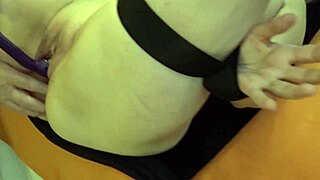 in the kitchen, she squirts while getting arse fucked.