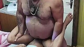 Young Babe Loves Old Man Worshiping Her Big Ass