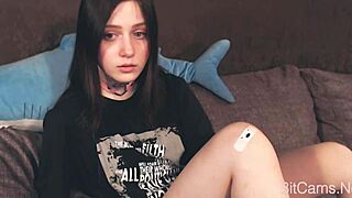 teen webcam babe dildo play