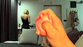 Let me show you how to hump right now