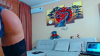 Wonderful Ass Dancing And Fingering On Webcam - Carolliin