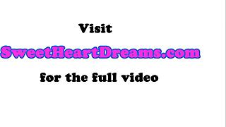 מורה מילף ממלאה חלומות תלמידה באכילת כוס