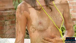 Perfect Natural Bikini Milf Strips Naked And Plays