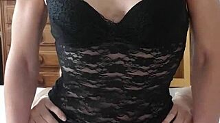 Beautiful Vlaamse mom in lingerie gets oral sex