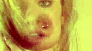 I watch this hot table top masturbation whore, she's so sexyy!