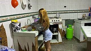 Stepsister Gives Pussy While Washing Dishes