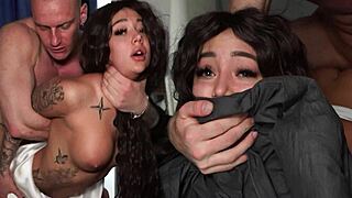 Kurba na ulicah, kurba v posteljah - Lera Mur