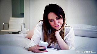 I'm Samantha Bentley, craving that wet pussy licking session.