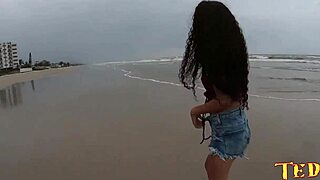 Novinha Fucks on Beach!