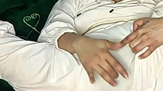 colombian housewife squirts with dildo