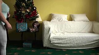 Phat ass Saskia squirts as dom destroys her