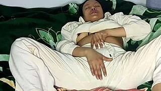 colombian housewife squirts with dildo