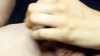 oiled handjob made him bust a nut 😏💦