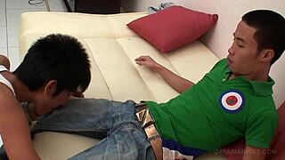 wan and tom bareback in the shower