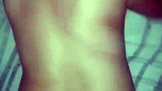 I'm a little slut! Leave a comment if you have a rich cock to fuck me!