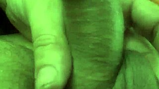 pau duro grande melado no banheiro pra vc chupar bichinha