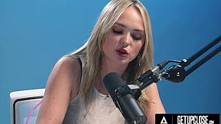 Up Close How Women Orgasm With Blonde Lilly Bell Intense Hitachi Orgasm