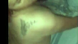 I'm a little slut! Leave a comment if you have a rich cock to fuck me!