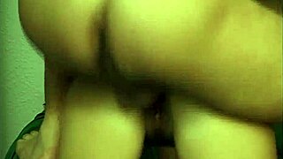 Babysitter scopata duro con calze e finale facciale