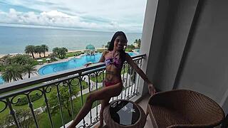 87-year-old scammer tricks as landlord! He’s nailing innocent petite girls in bed!