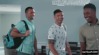 Hot interacial gay threesome 🔥