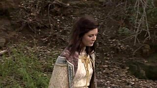 Girl Masturbates Pussy Outdoors in Woods!