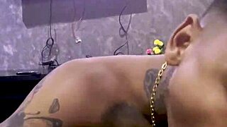 mamando meu amigo dotado no encontro gay