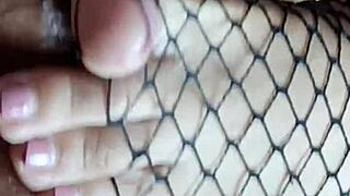 Foot Fetish Follandola Delicioso Y Acabando En Sus Pies B�scanos Juanlatino