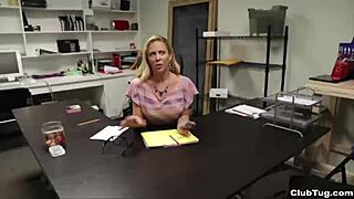 Milf Handjob Feels So Good