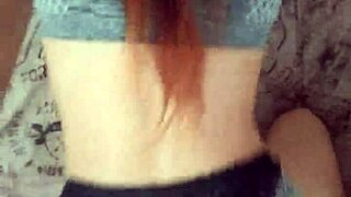 hermanastra morena mueve culo en perrito follada