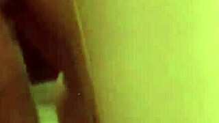 un rapidin en el baño con mi pareja