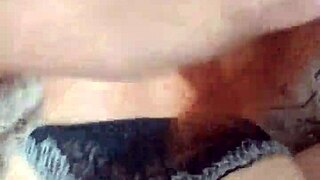 hermanastra morena mueve culo en perrito follada