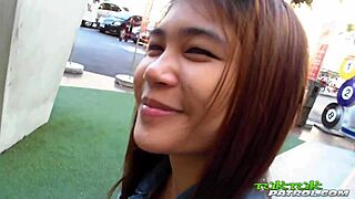 Тайская любительница из TukTukPatrol получает жесткий трах с окончанием на лицо