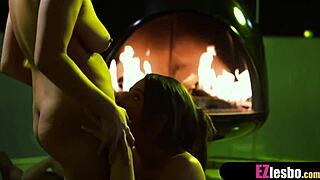 Relaxing bath turns into hot pussy licking