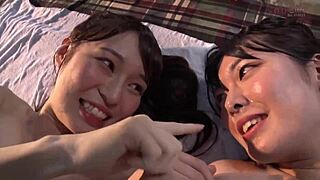 アジアンカウガールがハード騎乗、日本POV屋外アマチュアセックスパーティー