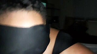 Big couple does super blowjob while blindfolded 😍