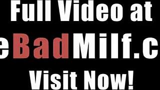 אמא חורגת ובת חורגת חולקות דייט באותו זמן בשלישייה חמה