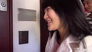 Japanese Cutie Gives Bold Blowjob