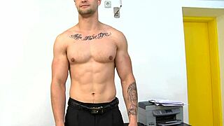 Gay Porn Featuring Big Knob