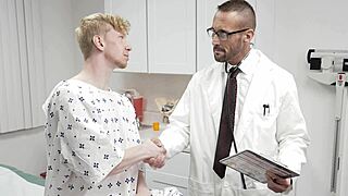 Doktor Kongkek Pesakit Keras Untuk Dapat Sperma Sekarang!