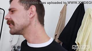 comi meu parceiro do futebol no vestiario