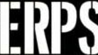 트윙크가 경찰관 거대한 흑인 자지 야한 베어백 액션으로 타