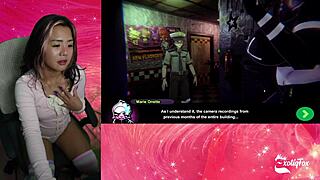 Frennis' exotiqfox in solo play in Chiku's hentai game