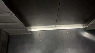 Yaramaz Üvey Teyzeler Yeğenlerle Vahşi 3'lü Sikiş