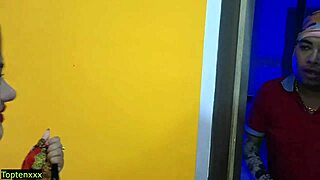 हॉट इंडियन टिकटॉक मॉडल स्टीमी एक्शन के लिए तैयार?