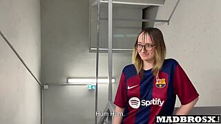 a coelhinha gostosa da bunda grande colocou toda cenoura na bucetinha completo no cassiflix